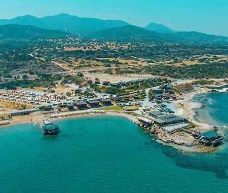 Zambak Holiday Village & Restaurant Superb Seafront Location ! Agios Georgios  Екстер'єр фото