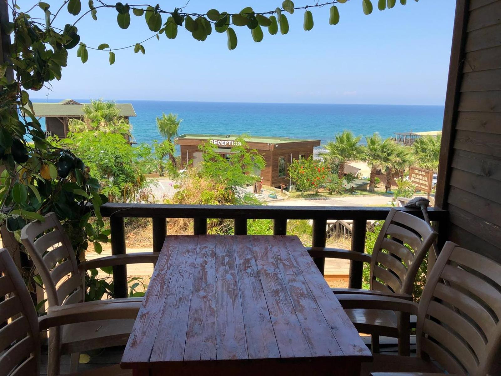 Zambak Holiday Village & Restaurant Superb Seafront Location ! Agios Georgios  Екстер'єр фото
