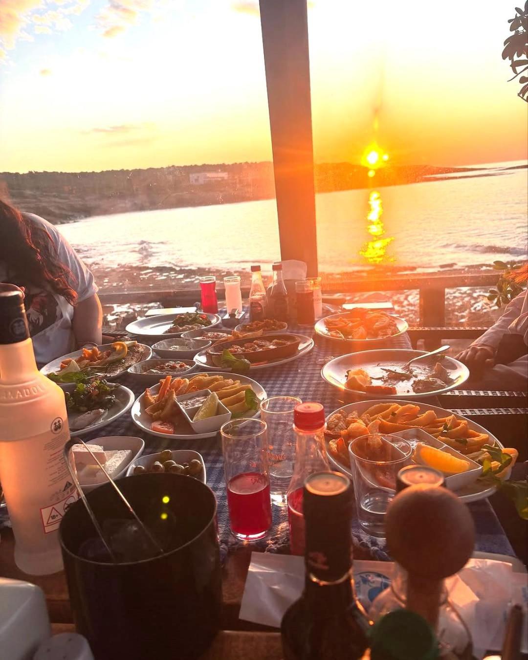 Zambak Holiday Village & Restaurant Superb Seafront Location ! Agios Georgios  Екстер'єр фото